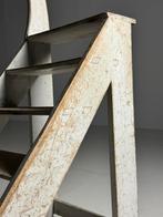 Bibliotheektrap grijs wit antiek, Antiek en Kunst, Antiek | Woonaccessoires, Ophalen