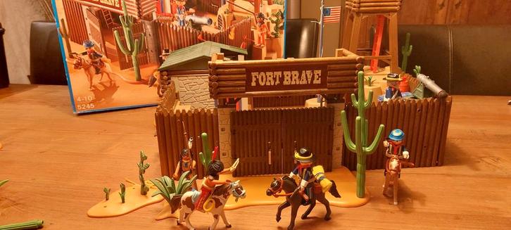Playmobil 5245 Fort Brave, Kinderen en Baby's, Speelgoed | Playmobil, Zo goed als nieuw, Complete set, Ophalen of Verzenden