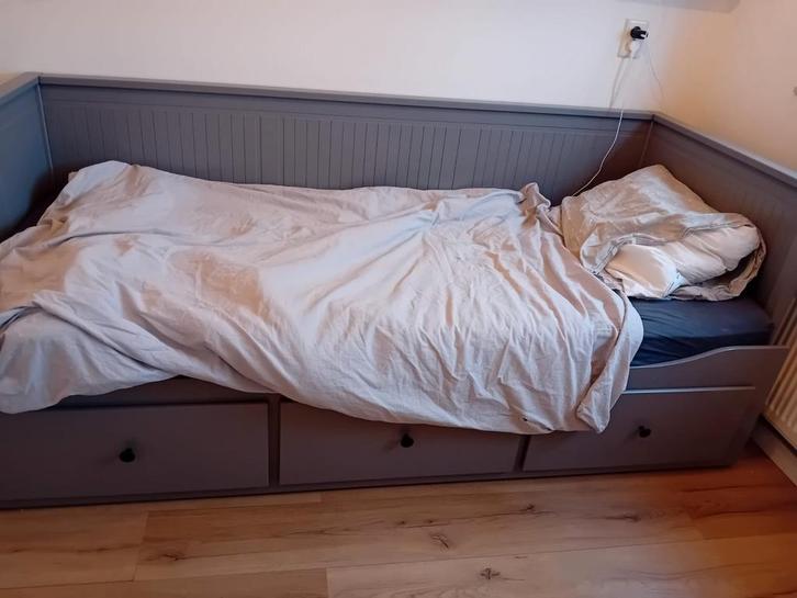 Mooie grijze eenpersoons bedbank met opberglades, Huis en Inrichting, Slaapkamer | Bedden, Gebruikt, Eenpersoons, 90 cm, 200 cm