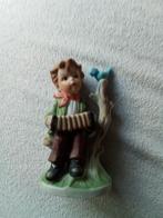1 retro vintage spelend jongetje met accordeon Dee Bee Co, Ophalen of Verzenden
