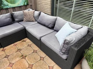 Loungebank voor de tuin beschikbaar voor biedingen