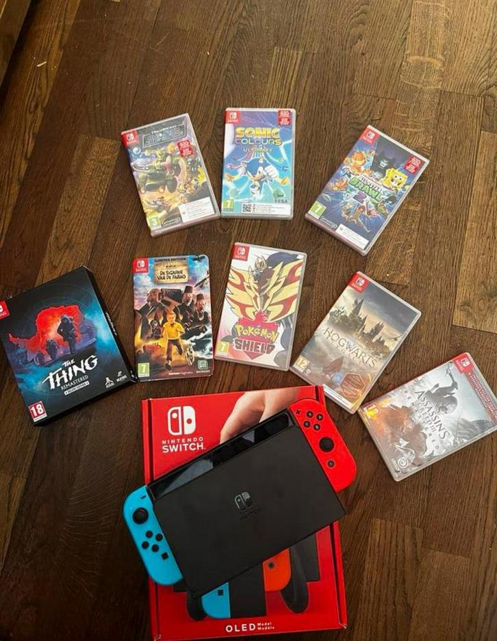 Nintendo Switch OLED + Games!, Spelcomputers en Games, Spelcomputers | Nintendo Switch, Zo goed als nieuw, Switch OLED, Met 1 controller