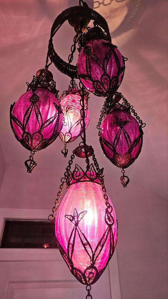 Prachtige Oosterse lamp met paarse glazen bollen, Huis en Inrichting, Lampen | Hanglampen, Zo goed als nieuw, Minder dan 50 cm