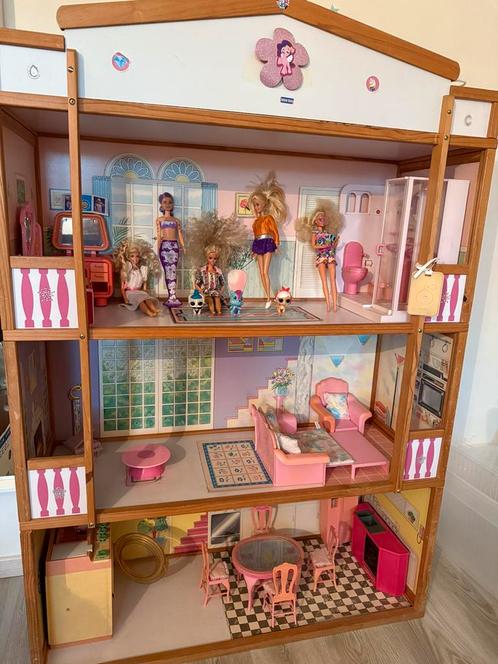 Vintage barbiehuis met toebehoren, Kinderen en Baby's, Speelgoed | Poppenhuizen, Zo goed als nieuw, Toebehoren, Ophalen of Verzenden