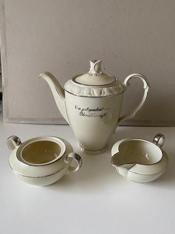 Huwelijksgeschenk: Theepot/suikerpot/melkkannetje  beschikbaar voor biedingen