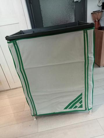 Camping voorraad kastje. beschikbaar voor biedingen