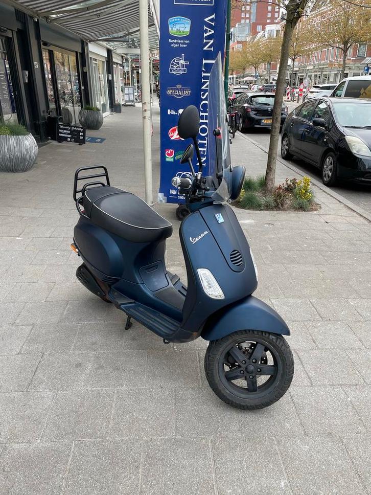 Vespa LXV 2T Mat Blauw - val schade - Rijdt Perfect!, Fietsen en Brommers, Scooters | Vespa, Gebruikt, Vespa LXV, Maximaal 45 km/u