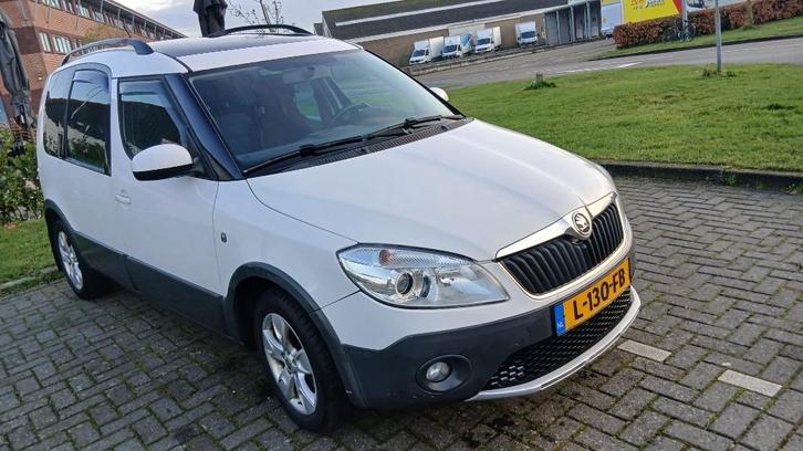 Skoda Roomster 1.2 TSI 77KW DSG 2014 Wit, Auto's, Skoda, Particulier, Roomster, Airconditioning, Benzine, D, MPV, Automaat, Geïmporteerd