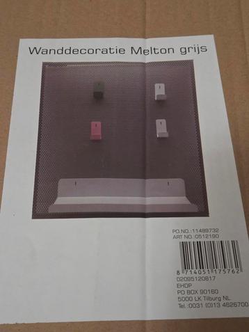 Metalen Wandrek - Stijlvol & Praktisch beschikbaar voor biedingen