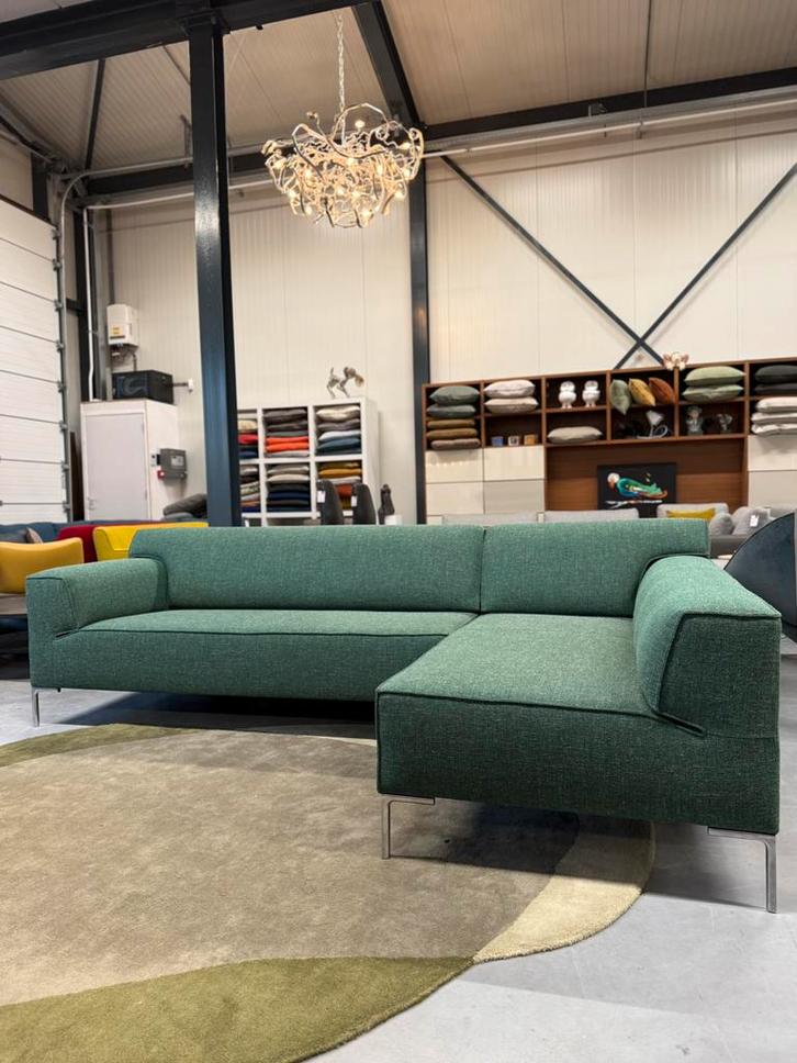 Nieuw Design on Stock Bloq Hoekbank Milton Leaf Groen Bank, Huis en Inrichting, Banken | Bankstellen, Nieuw, Hoekbank, Vierpersoons of meer