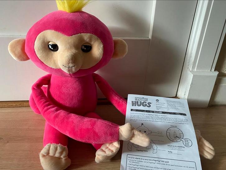 Fingerlings hugs grote interactieve knuffel aap, klittenband, Kinderen en Baby's, Speelgoed | Knuffels en Pluche, Zo goed als nieuw