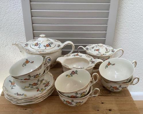 2x Beeldschone serviezen: Engels en met rozen, Antiek en Kunst, Antiek | Servies compleet, Ophalen of Verzenden