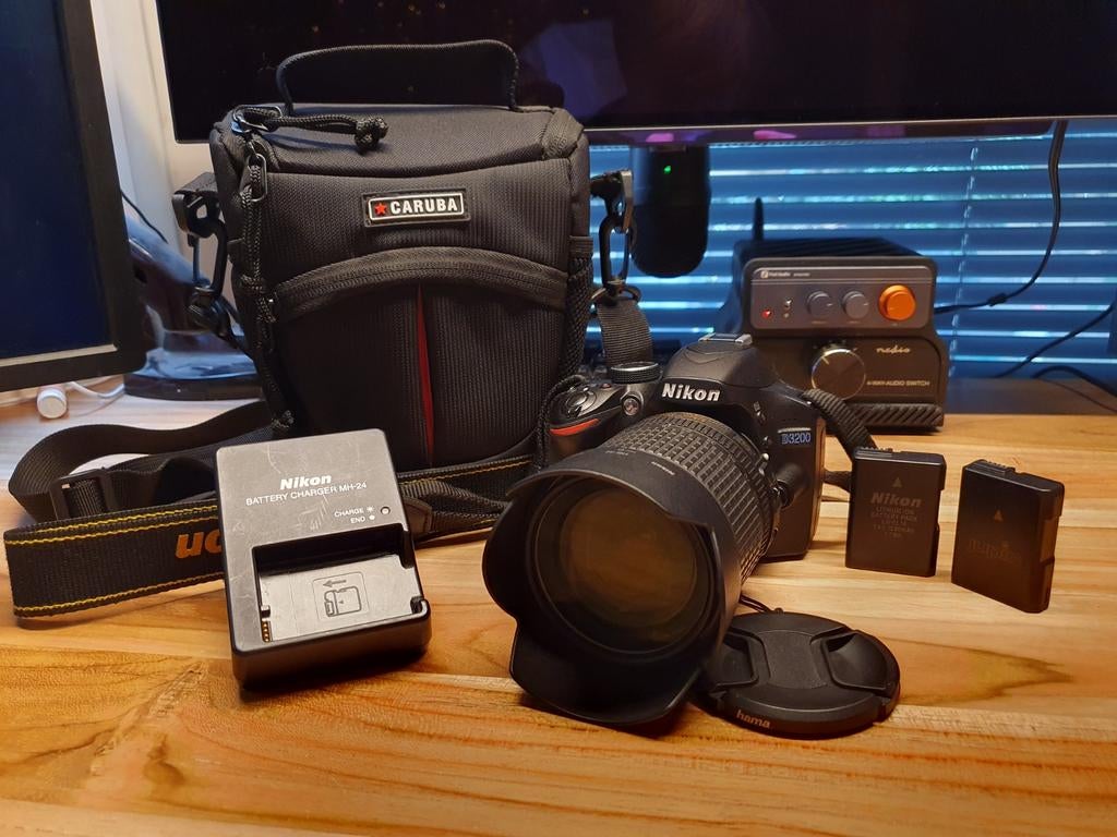Nikon D3200 Spiegelreflexcamera + tas + extra batterypack, Audio, Tv en Foto, Fotocamera's Digitaal, Zo goed als nieuw, Nikon