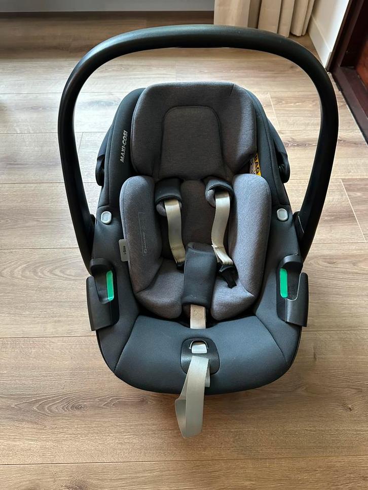 Maxi Cosi Pebble 360 i-size, Kinderen en Baby's, Autostoeltjes, Zo goed als nieuw, Maxi-Cosi, 0 t/m 13 kg, Autogordel of Isofix