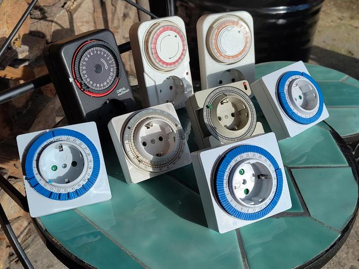 Tijdklokken schakelaars, Hobby en Vrije tijd, Elektronica-componenten, Ophalen of Verzenden