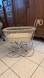 Antieke vintage rieten poppenwagen., Ophalen, Zo goed als nieuw, Wieg