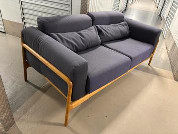 Mooie Scandinavisch design tweezitsbank beschikbaar voor biedingen
