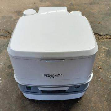 Nieuwe Porta Potti Qube 335 – ongebruikt + 2 vloeistoffen beschikbaar voor biedingen
