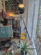 Massief  ijzeren  sta lamp, Ophalen of Verzenden, Zo goed als nieuw, Metaal, 75 cm of meer