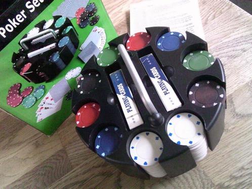 POKERSET poker molen fiches kaarten draaiplateau, Hobby en Vrije tijd, Gezelschapsspellen | Kaartspellen, Zo goed als nieuw, Ophalen of Verzenden