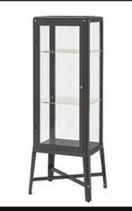 IKEA Vitrinekast - Mooie blikvanger! Olijfgroen, Huis en Inrichting, Kasten | Vitrinekasten, Gebruikt, Glas, 150 tot 200 cm, 25 tot 50 cm