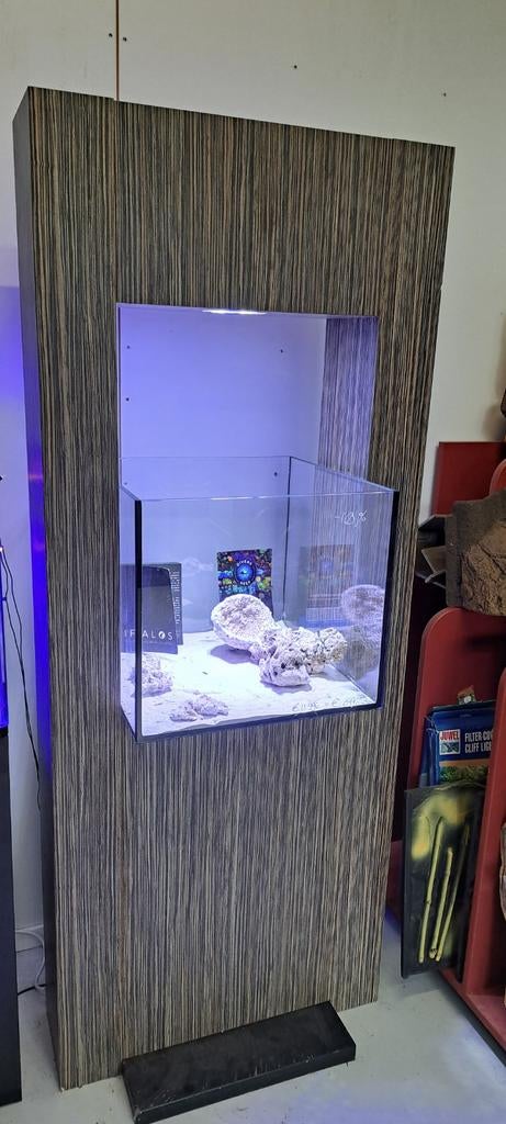 Uniek chique deels zwevend aquarium met hoogwaardig meubel, Dieren en Toebehoren, Vissen | Aquaria en Toebehoren, Zo goed als nieuw