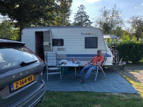 Hobby De luxe Easy (1012490), Caravans en Kamperen, Caravans, Particulier, tot en met 4, 1000 - 1250 kg, Treinzit, Hobby, Frans bed