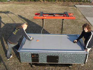 Airhockey tafel beschikbaar voor biedingen