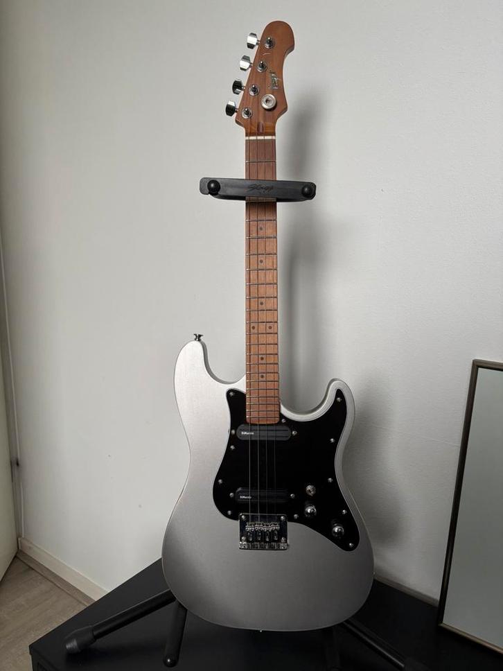 FLIGHT Pathfinder bariton ukelele (customized), Muziek en Instrumenten, Snaarinstrumenten | Gitaren | Elektrisch, Nieuw, Solid body