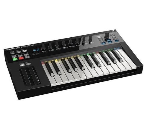 Komplete Kontrol S25, midi Keyboard met guide lights., Muziek en Instrumenten, Midi-apparatuur, Zo goed als nieuw, Ophalen of Verzenden
