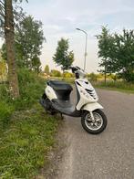 Witte zip, Fietsen en Brommers, Scooters | Piaggio, Ophalen, Maximaal 45 km/u, Zip, Zo goed als nieuw