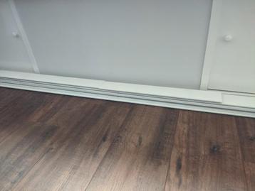 14m 9x90mm MDF v313 plinten + 2 tubes den braven high tack beschikbaar voor biedingen