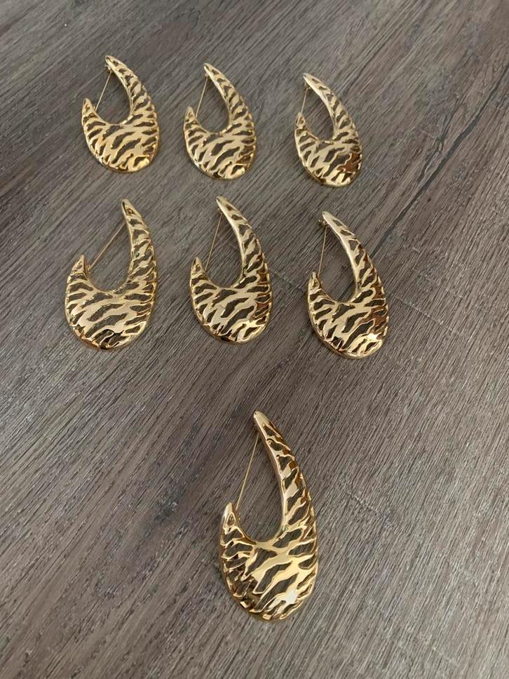 Partij 7 stuks goudkleurige broches, Sieraden, Tassen en Uiterlijk, Broches, Nieuw, Overige materialen, Goud, Ophalen of Verzenden