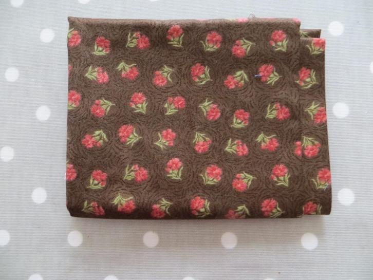 stof/patchwork/katoen/bruin/roosjes/quilts/moda fabrics, Hobby en Vrije tijd, Stoffen en Lappen, Nieuw, Katoen, 30 tot 120 cm