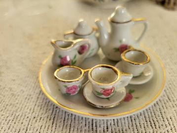 Mini koffie / thee serviesje porselein. beschikbaar voor biedingen
