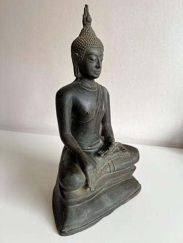Vintage Groot Brons Gegoten Sakyamuni Buddha 18e/19e Eeuw beschikbaar voor biedingen