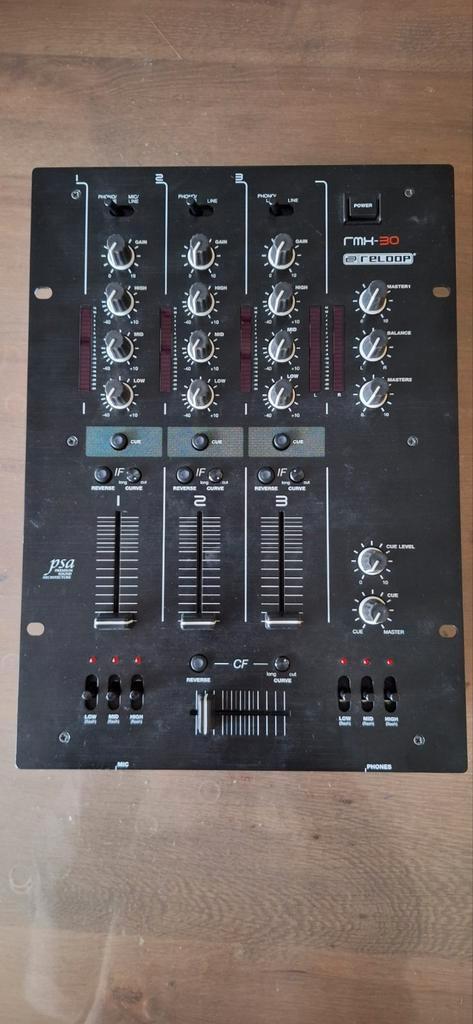 Reloop RMX 30 blackfire edition dj mixer zonder adapter, Muziek en Instrumenten, Mengpanelen, Gebruikt, Minder dan 5 kanalen, Microfooningang