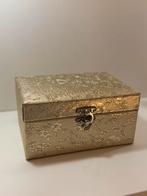 Chique Gouden Sieradendoos Bloemenmotief met Slotje, 50 tot 100 cm, Nieuw, Ophalen of Verzenden, Minder dan 50 cm