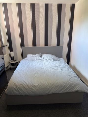IKEA Malm Bed Grijs - inclusief matras (160x200)