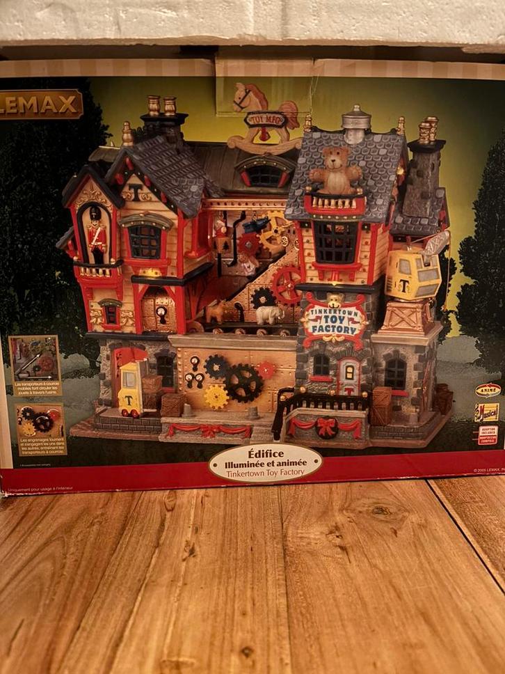 Lemax tinkertown toy factory met beweging, Diversen, Kerst, Zo goed als nieuw, Ophalen of Verzenden