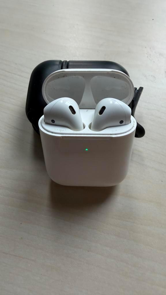 Airpods 2 (A2031) - Gebruikt, Audio, Tv en Foto, Koptelefoons, Gebruikt, Overige merken, Draadloos, Ophalen