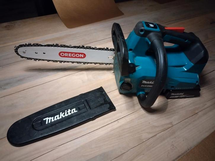 Makita DUC 256c tophandle zaag 2x18, Doe-het-zelf en Verbouw, Gereedschap | Zaagmachines, Kettingzaag, 1200 watt of meer, 70 mm of meer