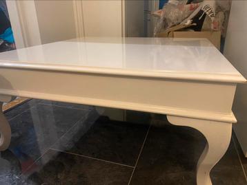 Lux Tafel beschikbaar voor biedingen
