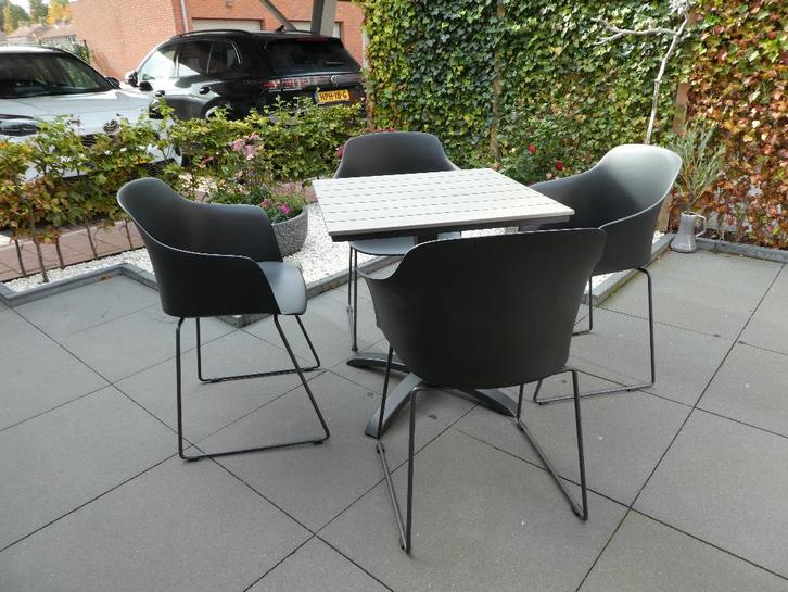 Tuintafel met 4 stoelen en kussens z.g.a.n., Tuin en Terras, Tuintafels, Zo goed als nieuw, Rechthoekig, Aluminium, Ophalen of Verzenden