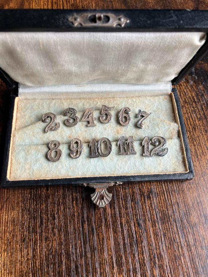 Antieke Zilveren Tafelnummers (set incompleet), Antiek en Kunst, Antiek | Goud en Zilver, Zilver, Ophalen of Verzenden