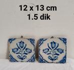 Antieke Delfts Blauw 17e eeuw 3 tulpen tegel, 2 stuks, Antiek en Kunst, Ophalen of Verzenden