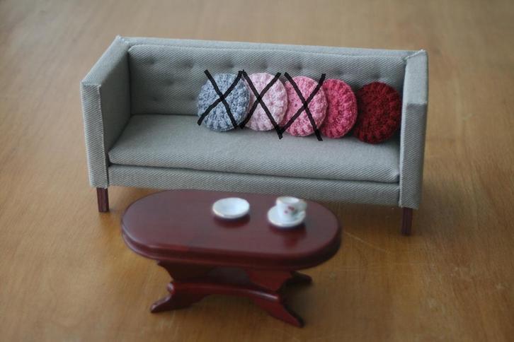 1:12 miniatuur kussentje voor poppenhuis roze, Verzamelen, Poppenhuizen en Toebehoren, Nieuw, Decoratie, Ophalen of Verzenden