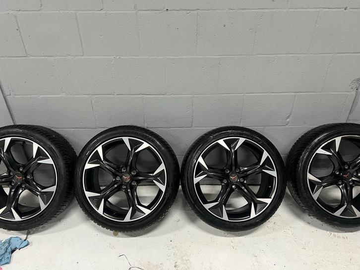Cupra Formentor 19 inch Originele Velgen + Banden, Auto-onderdelen, Banden en Velgen, Banden en Velgen, Winterbanden, 19 inch