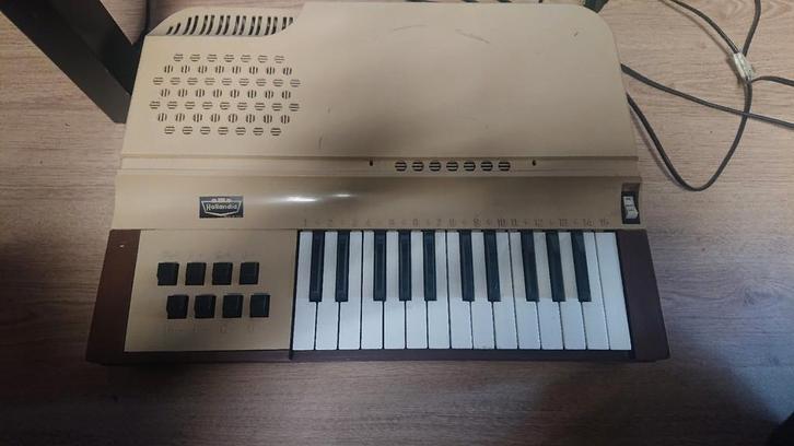 Vintage Hollandia Toetsen Instrument - Made in Italy, Muziek en Instrumenten, Keyboards, Gebruikt, Overige aantallen, Overige merken