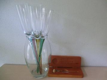 5 champagne flutes in houder met champagne thermometer  beschikbaar voor biedingen